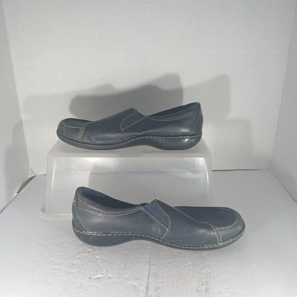 Clarks Loafers 9 Navy Blue Leather Button Accents Comfort Casual Office Slip On